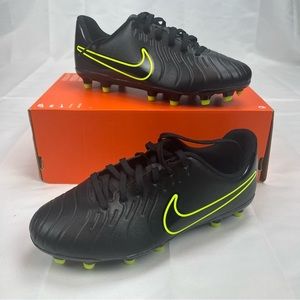 Size 5Y Nike JR Tiempo Legend 10 Club FG/MG Black/Volt Soccer Cleats DV4352-001